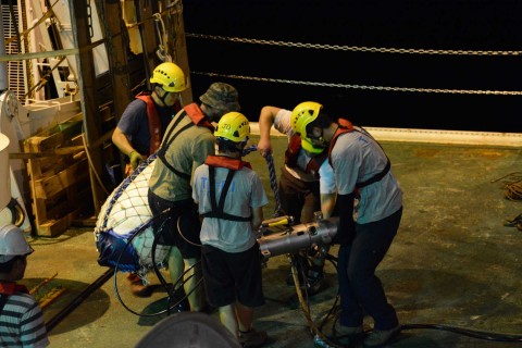 Deployment of the 2D system. <em> Déploiement du dispositif 2D. Photo: Elodie Lebas