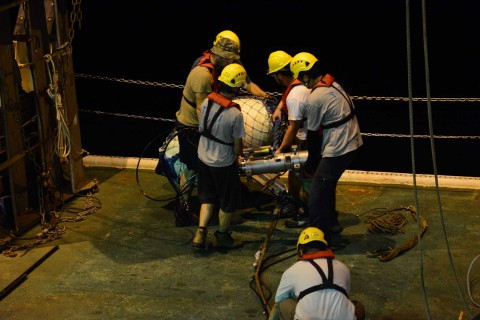 Deployment of the 2D system. <em> Déploiement du dispositif 2D. Photo: Elodie Lebas