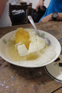 Same dessert but with pinneaple. <em> Même dessert mais avec des morceaux d'ananas. Photo: Timo Zander.  <br /> </em>