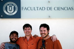 Mark Lenz mit David Jofré Madariaga (l) und Miguel Penna (r)