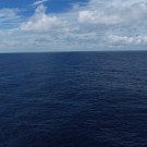 The 'flat surface' of the Pacific Ocean ahead of us. / Die 'ebene' Weite des Pazifik vor uns. (Photo: Meike Klischies)