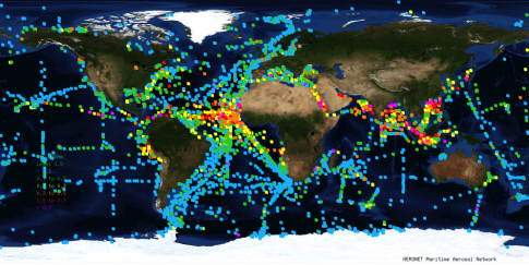 Fig2.: Distribution of aerosols over oceans. Higher values (in the colours yellow, orange, red and pink) in the Atlantic indicate the dust from the Sahara and the Passat wind. / Abb.2: Die Aerosolverteilung auf den Weltmeeren. Die höheren Werte (in den Farben Gelb, Orange, Rot und Pink) im Atlantik zeigen den Sahara Staub des Passat Windes an (Foto: Screenshot von http://aeronet.gsfc.nasa.gov/new_web/maritime_aerosol_network.html).