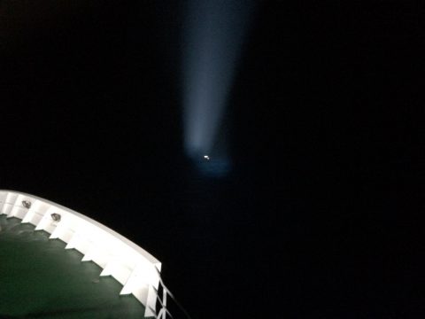 The little white dot is our OBS in the light beam. Photo: Y. Xia, GEOMAR