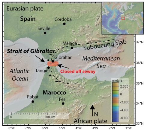 Map of the Strait of Gibraltar, showing the retreating slab and the region that was closed off during the Messinian salinity crisis in 5.33 Ma. Map: Anouk Beniest/UPMC