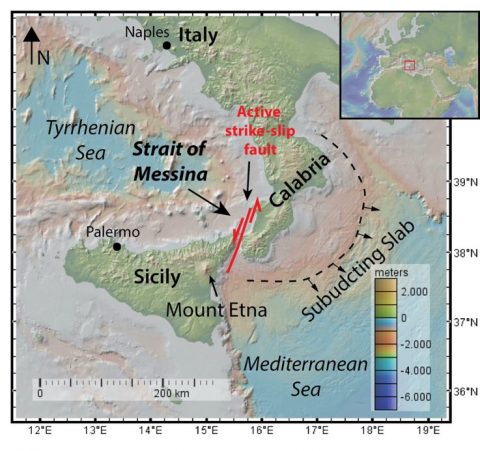 Map of the Strait of Messina showing the retreating subducting slab southwest of Calabria and the active strike-slip fault that runs through the Strait of Messina. Map: Anouk Beniest/UPMC