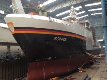Und so sieht sie aus: Die neue SONNE.  Im Moment ist sie noch in der Werft in Papenburg, wo sie im Februar zum ersten Mal auslaufen soll. (Foto: Klas Lackschewitz, GEOMAR)