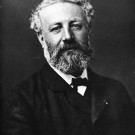 Jules Verne im Alter von etwa 50 Jahren. (Foto: Félix Nadar via wikimedia commons)