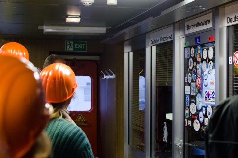 Wetterwarte des DWD auf der POLARSTERN. Es gibt auch eine eigene Post. Foto: Jan Steffen