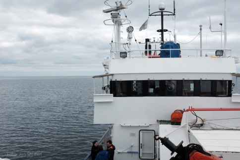 Der Forschungskutter LITTORINA fuhr am 21. Juni anlässlich des Oceann Sampling Days zur Zeitserienstation Boknis Eck. Dabei erleben die Wissenschaftler an Bord auch den ersten Tag der Kieler Woche. Foto: Jan Steffen