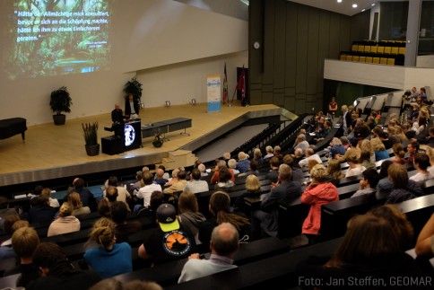 ...lockte weit über 250 Menschen ins Audimax der Kieler Universität. 