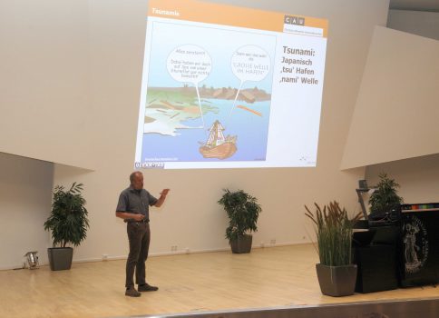  Prof. Dr. Sebastian Krastel zum Thema Tsunamis