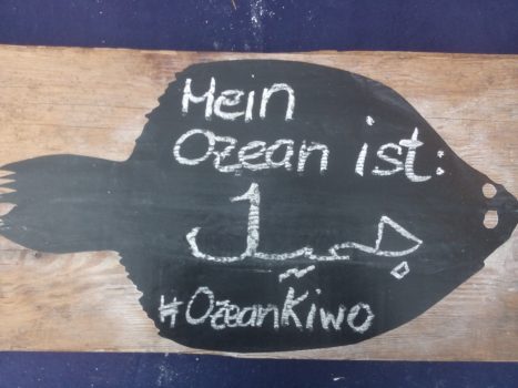 Mein Ozean ist "schön", steht hier. Die Liebe zum Meer ist international. 