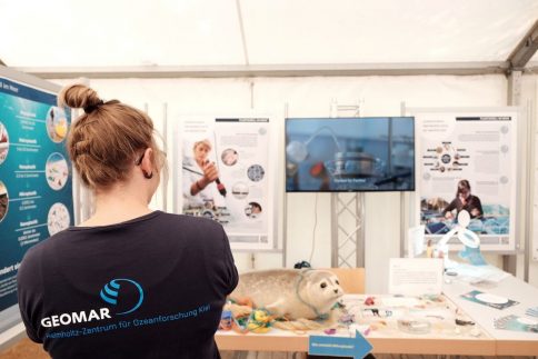 Das GAME-Programm des GEOMAR im Umweltschutzzelt der Stadt Kiel. Foto: Jan Steffen