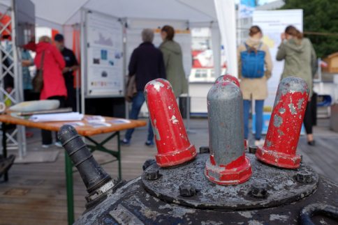 Welche Gefahren gehen von alter Munition in den Meeren aus. Das Projekt UDEMM und Mitarbeiter des MELUND informiern. Foto: Jan Steffen