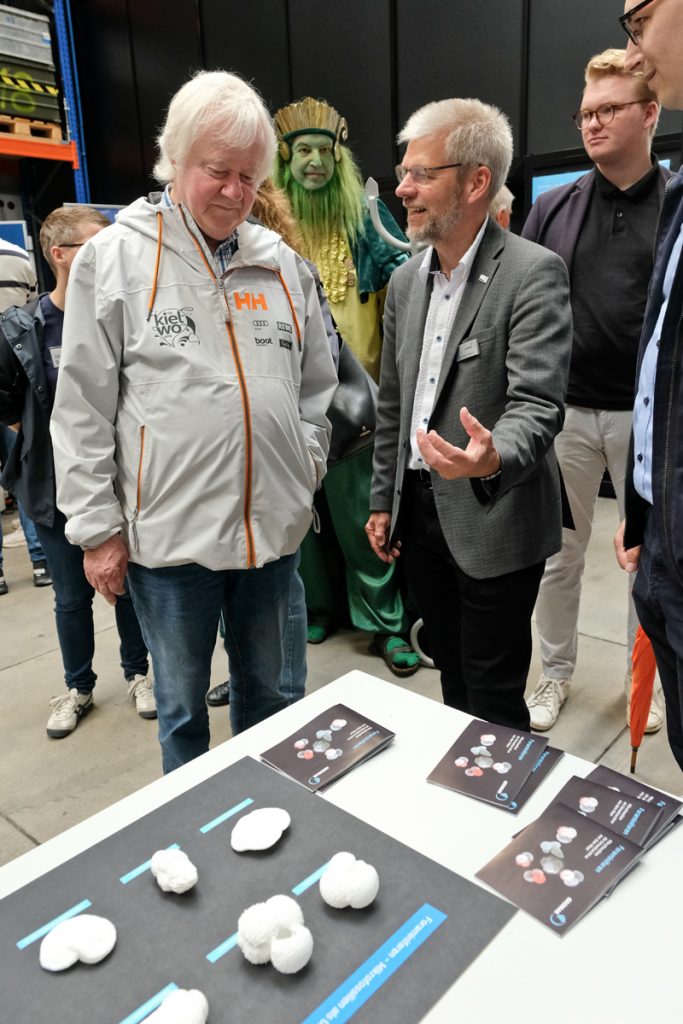 Der Stadtpräsident und Poseidon waren auch sehr interessiert. Foto: Jan Steffen/GEOMAR