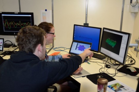 Dirk und Meike säubern die Daten von falschen Reflexionen / Dirk and Meike are cleaning the data from incorrect soundings. ©Thomas Walter