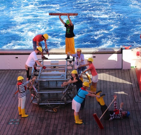 Playmobil on deck / Playmobil auf Achterdeck. ©Alexandra Jeuck