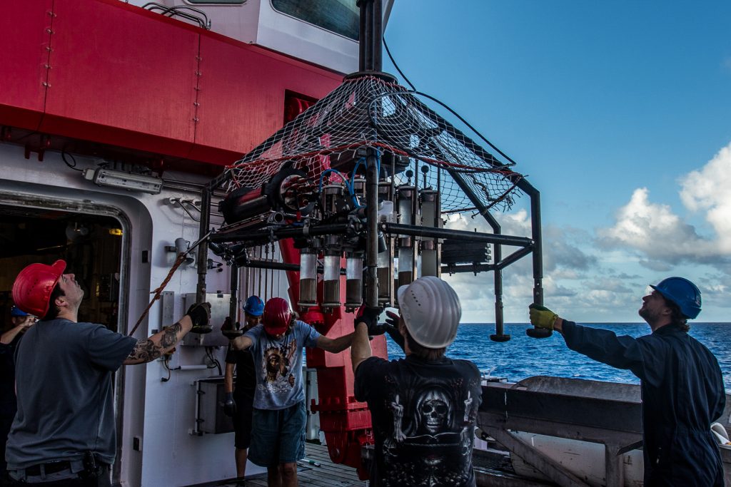 Crew and scientists bring the Multi Corer back on board the research vessel. Photo: Thomas Ronge, editing: Steffen