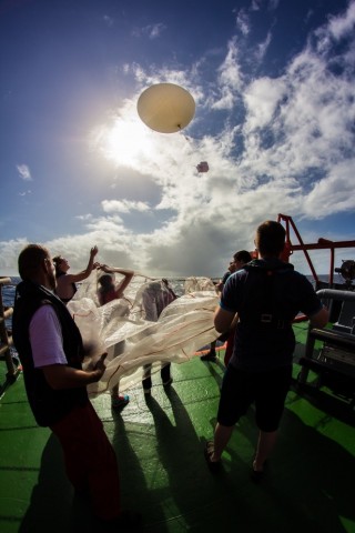 Ozone sonde launch (Photo: Matthias Krüger). 