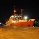 Das Forschungsschiff SONNE im Hafen von Kapstadt.