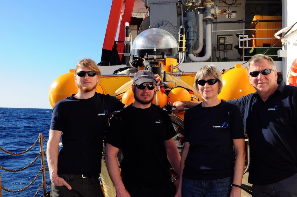Das Team des bemannten Tauchbootes JAGO / The Team of the manned submersible JAGO. Photo: Karen Hissmann /JAGO - Team