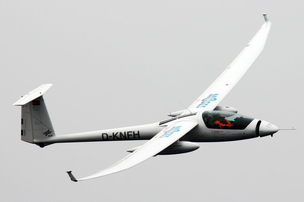 Das Forschungsflugzeug Stemme der FH Aachen beim Messflug über dem Atlantik. / The research airplane Stemme of the FH Aachen during a measurement flight over the Atlantic Ocean. Photo: Arne Körtzinger/GEOMAR