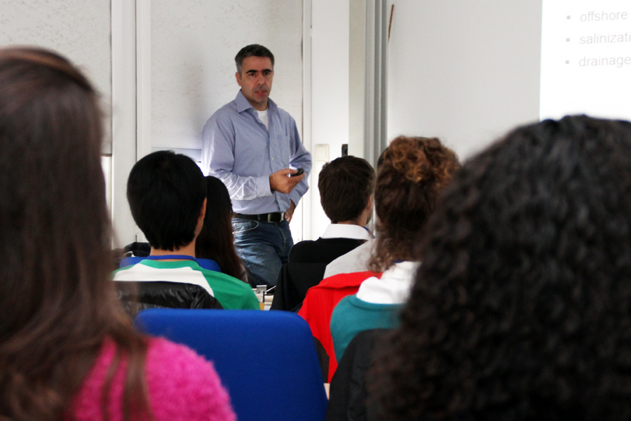 Andreas Kortenhaus during his lecture