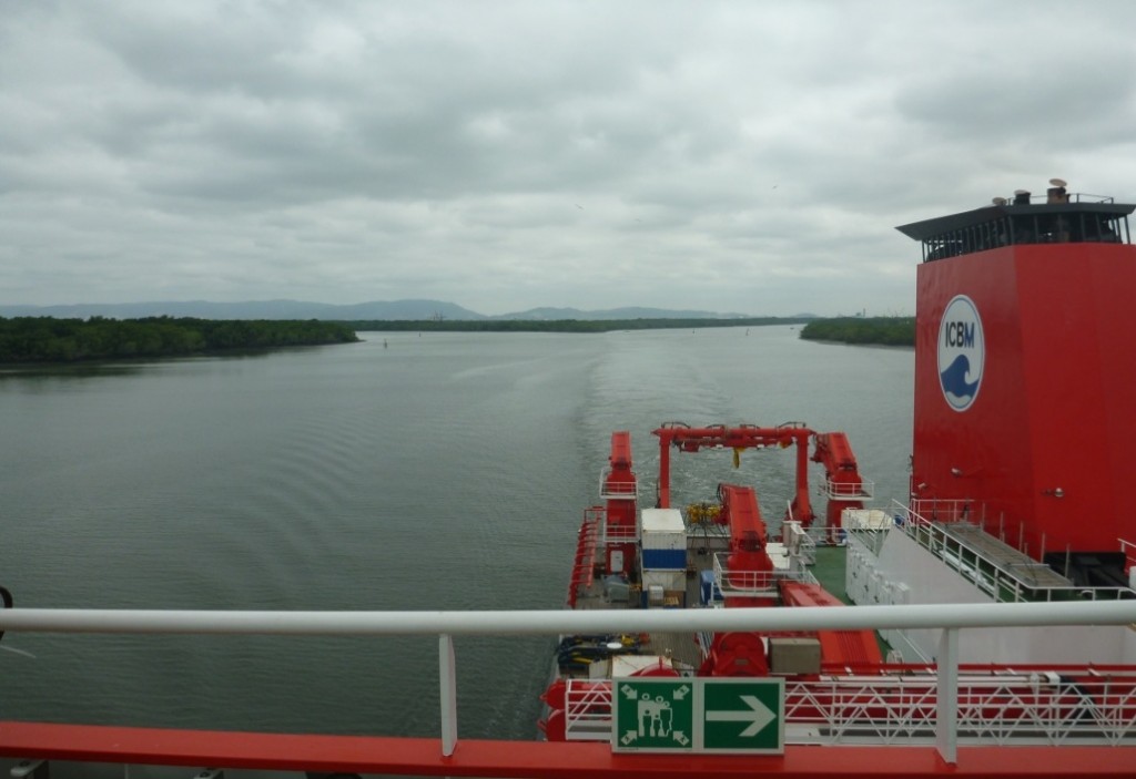On the way to the river mouth of the Rio Guayas. Photo: Evangelos Alevizos