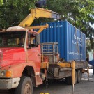 Unloading the container, Photo: Emanuel Söding, Future Ocean