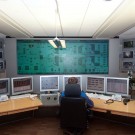 The control center: all processes in the plant are constantly monitored and can be adjusted from here. Photo: M. Lenz