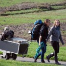 Da Autos im Bereich des Nationalparks nicht erwünscht sind, musste alles per Handwagen vom Parkplatz zum Gästehaus transportiert werden.