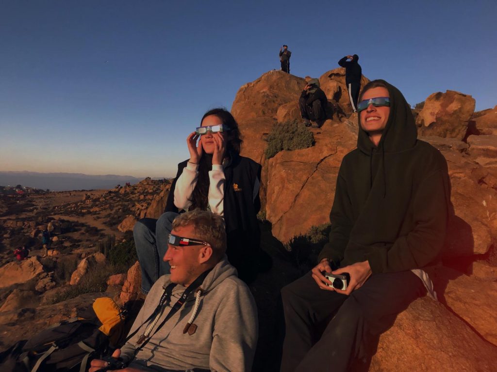 Happy faces at the moment of the eclipse (Photo: Frieda Wölke)