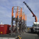 Lifting up the mesocosms. Photo by Ralf Schwarz, GEOMAR