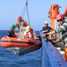 Schlauchboot herablassen zum Glider einfangen. Foto: Elisabeth Eßer