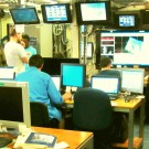 Our work station for the time on board: the TechLab on board R/V Kilo Moana. / Unsere „Schaltzentrale“ während unserer Zeit an Bord: Das Techniklabor. (Photo by Meike)