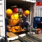 Fertig für die nächste Reise: JAGO wird verpackt. Foto: Maike Nicolai.