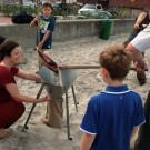 Eröffnung durch Bürgermeister Walter Riecken samt Enkelkindern (Foto: C.Koch)