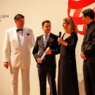 Preisübergabe bei der Red Dot-Gala: v.l.n.r Peter Zec, Konrad Rappaport, Friederike Balzereit, Daniel Budiman (Foto: Red Dot Design Award)