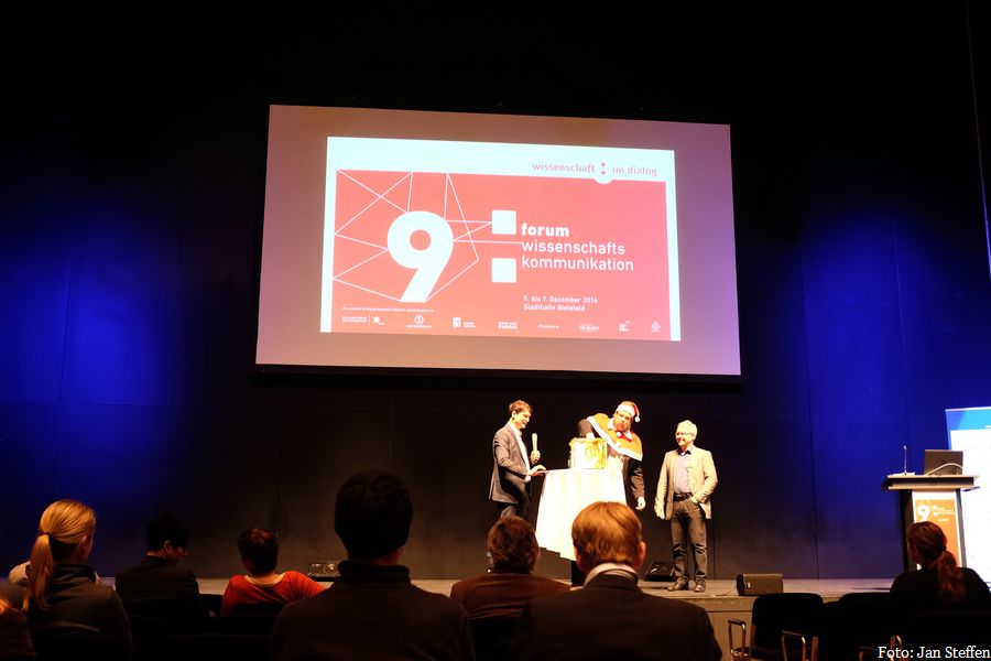 Das 9. Forum Wissenschaftskommunikation fand vom 5. bis 7. Dezember in Bielefeld statt - zwischendurch kam sogar der Nikolaus. Foto: Jan Steffen