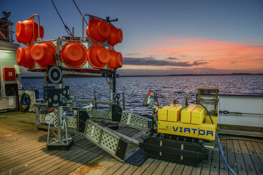 Der VIATOR zusammen mit MANSIO an Bord von FS ALKOR in der Geltinger Bucht. Foto: Esther Horvath