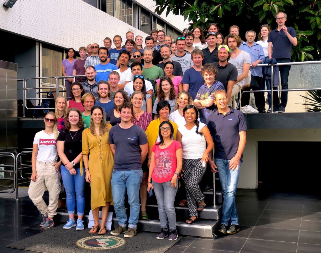 Gruppenfoto des CUSCO-Teams aufgenommen zum Beginn des Experiments in Callao, Peru. / Group photo from the start of the experiment in Callao, Peru.