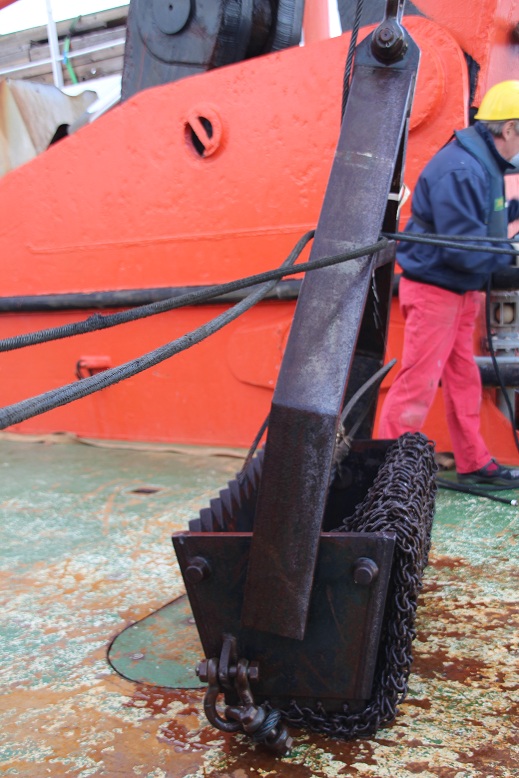 Ein ungewohnter Anblick - die Dredge fängt sich selbst. Foto: Alice Nauendorf